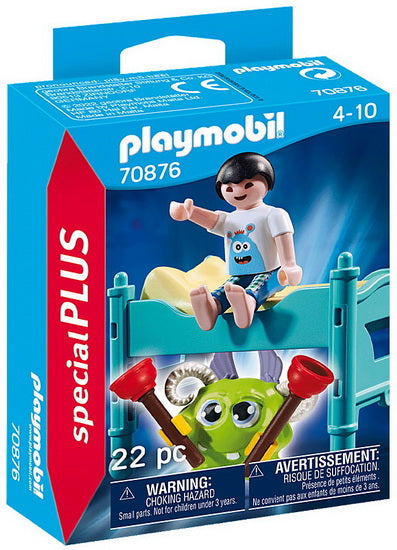 Enfant avec petit monstre 