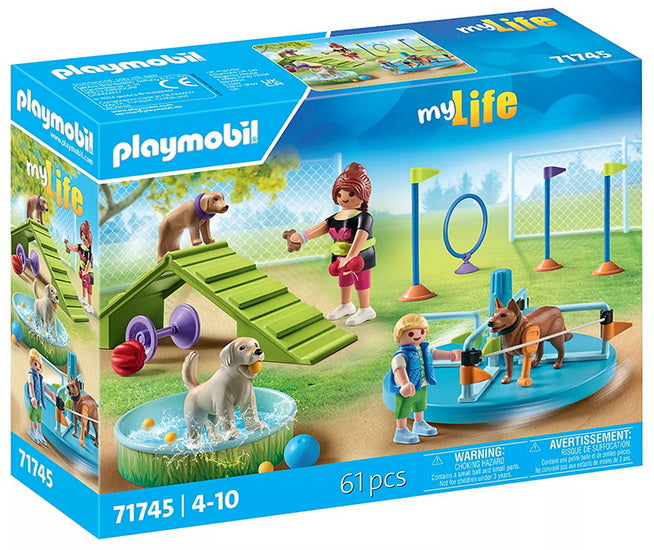 Aire de jeux pour chiens, enfant et educatrice